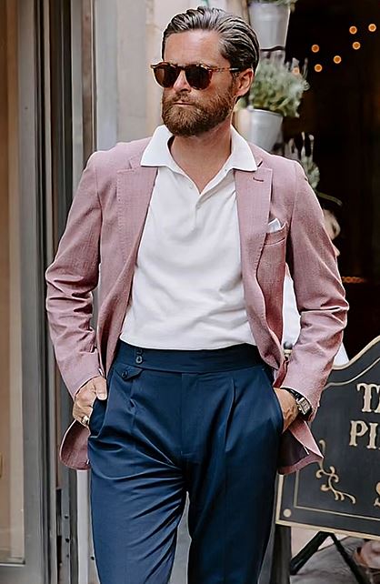 High-waisted beltless pants outfit with pink jacket