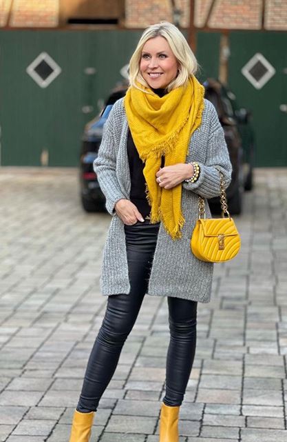 Yellow volume scarf with a gray cardigan